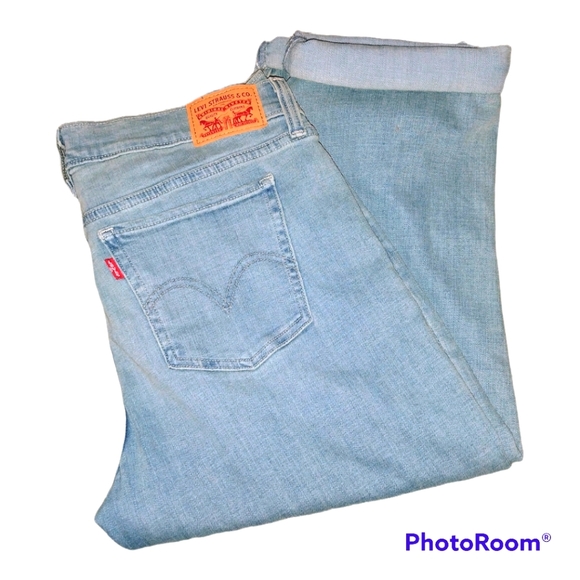 Levi's Pants - 🔴3 for $15🔴 Levi's Denim Capris